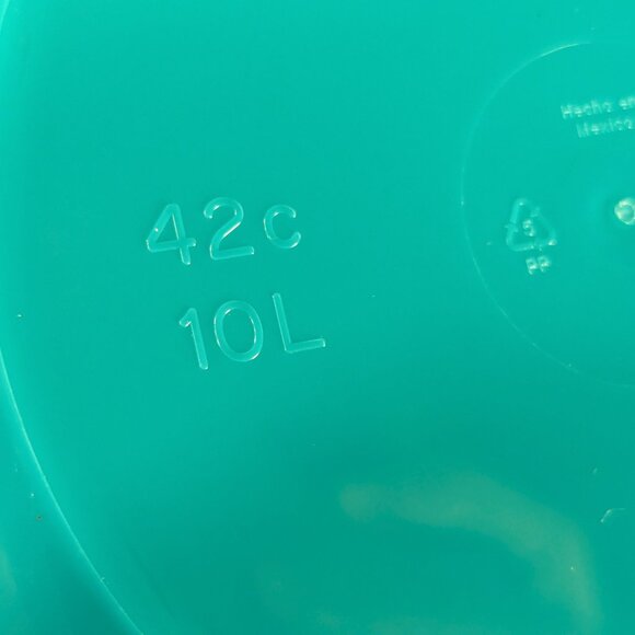 Retired 10L TUPPERWARE Thatsa Mega Bowl, large mixing bowl Teal / light blue - Picture 4 of 9